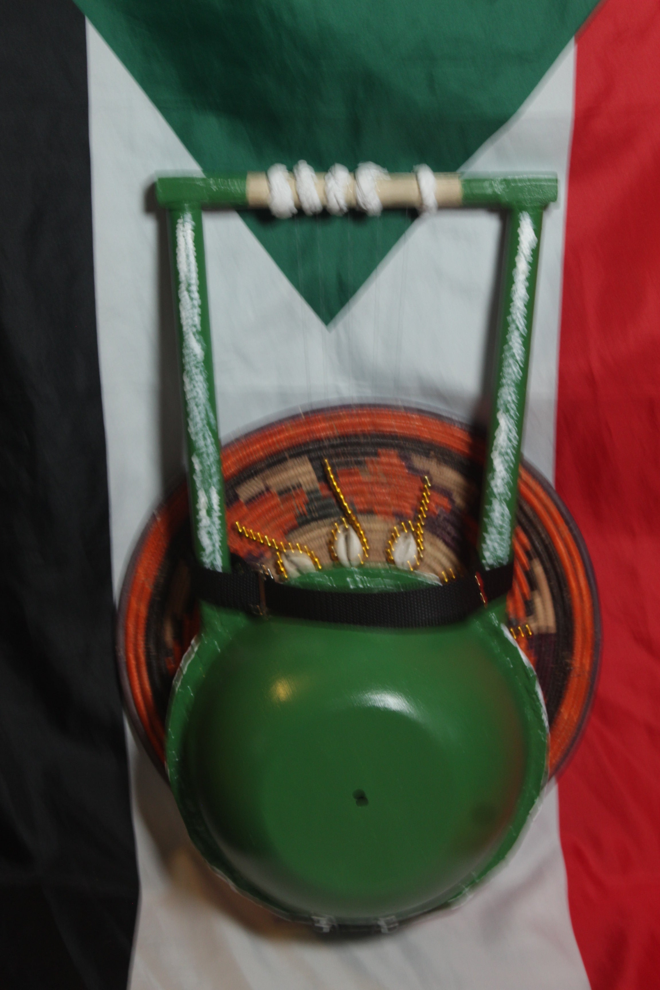 Medium Tamboor (Green/White)