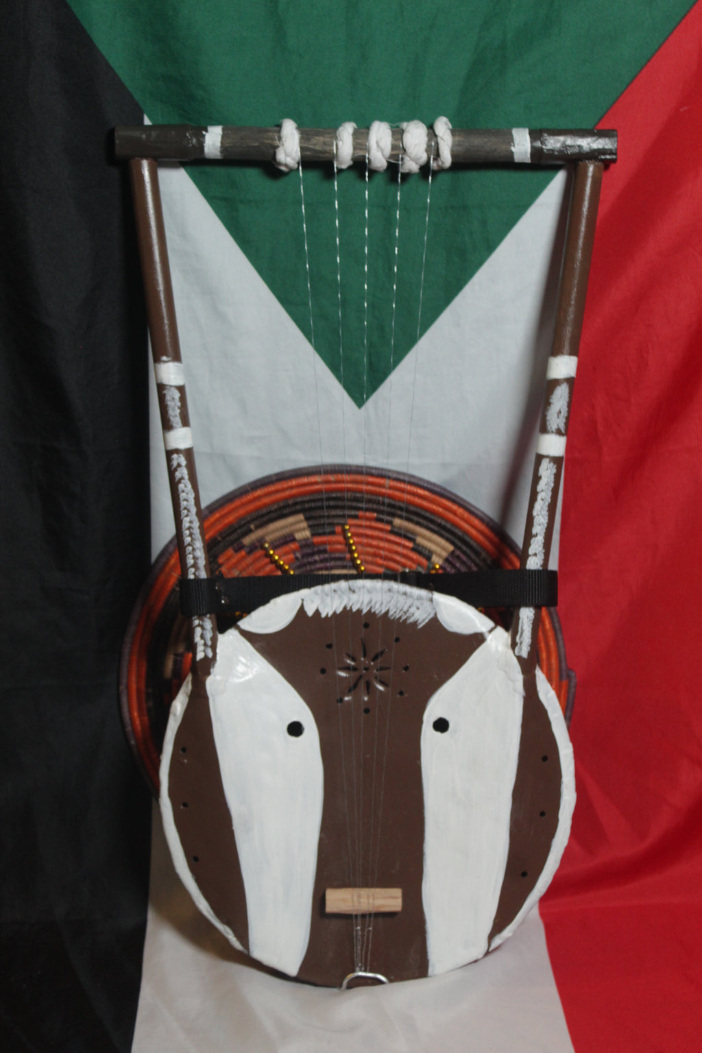 Large Tamboor (Brown/White)